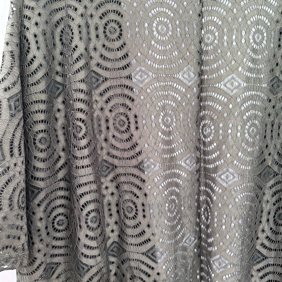 LuLaRoe Shirley Kimono Lace Cardigan Olive Green Color -
Size Small - Picture 6 of 6